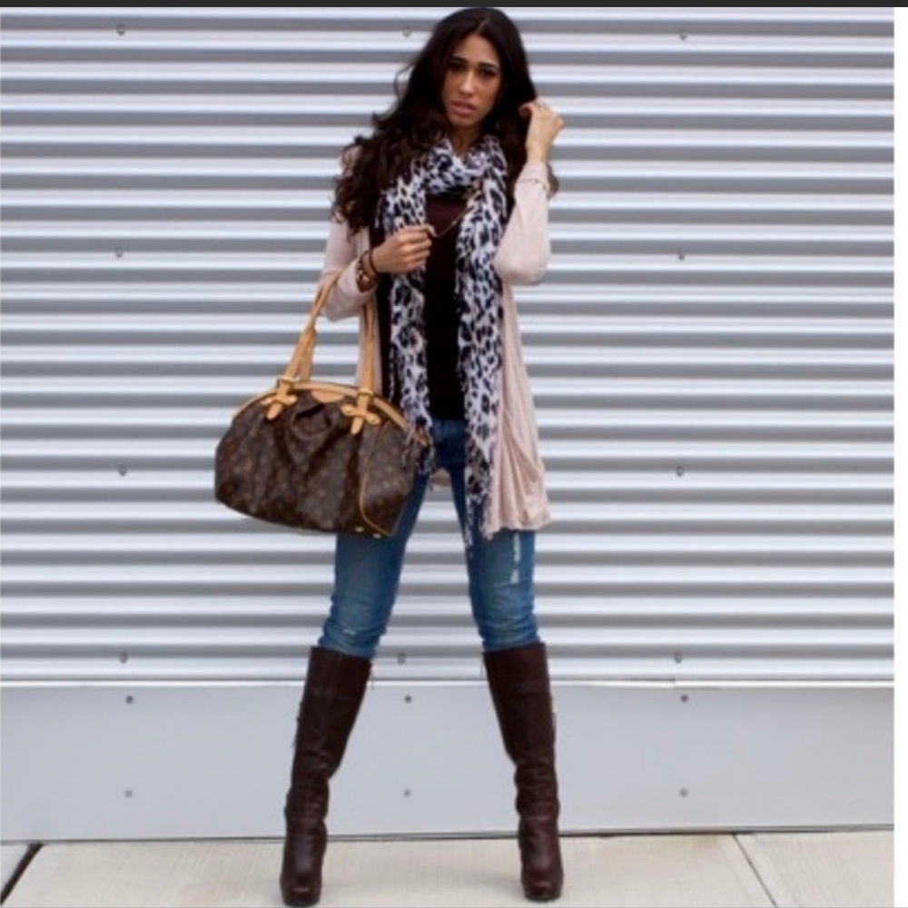 Authentic Louis Vuitton Zipper bag. Like new! In excellent conditions, - Picture 8 of 17